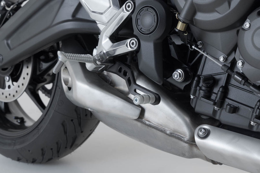 Triumph Trident 660 [2021-2026] - lábfékkar - 2. kép