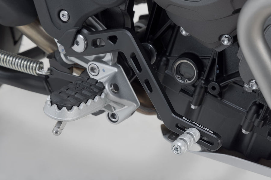 Triumph Tiger 900 [2021-2026] - lábfékkar - 2. kép