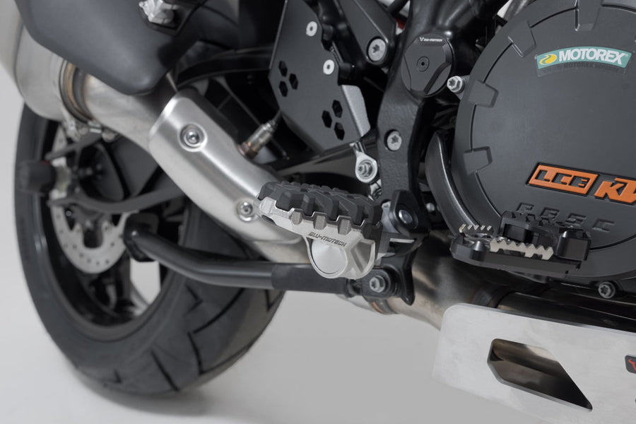KTM 1390 Super Adventure R [2025-2026] - EVO lábtartó készlet - 2. kép