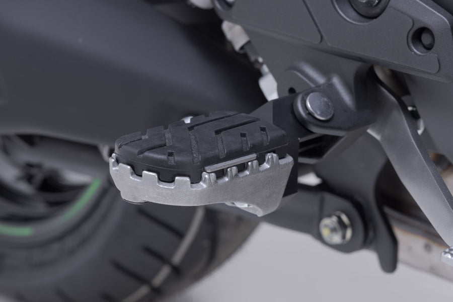 Kawasaki Versys 1100 [2025-2026] - ION lábtartó készlet ezüst – 1. kép