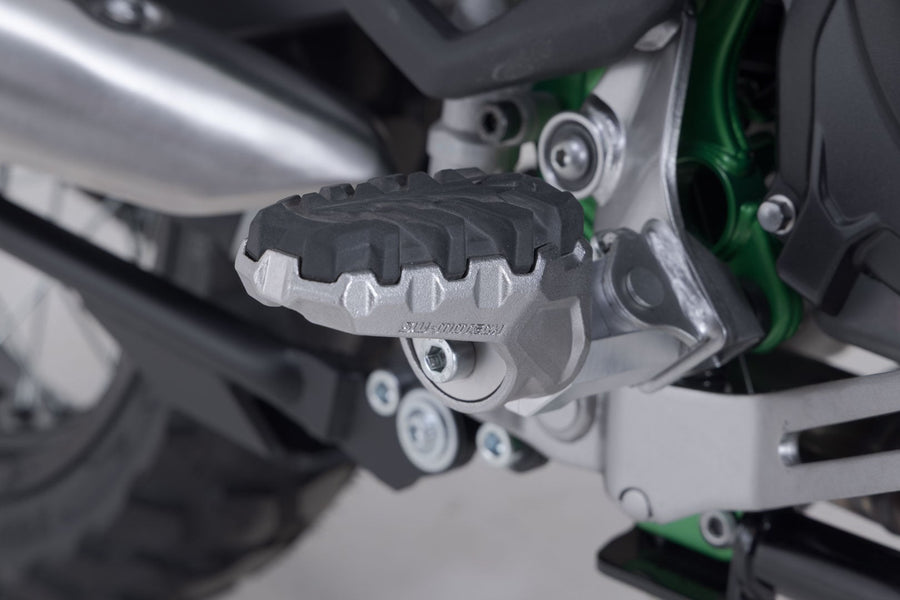 [SW-MOTECH] - EVO lábtartó pár, 15 mm-rel leengedhető – 1. kép