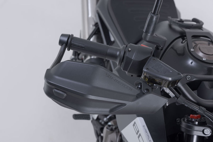 Husqvarna Svartpilen 801 [2024] - Kaland kézvédő készlet – 8. kép