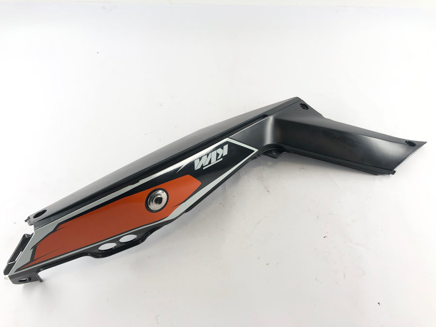 KTM Duke 125 [2011] - Hátsó burkolat bal oldali burkolat
