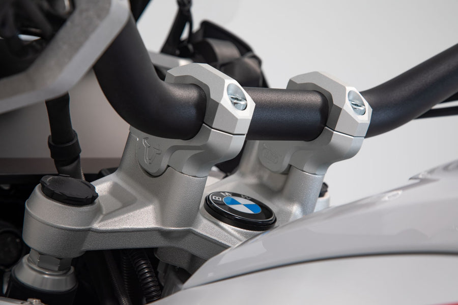 BMW R 1250 GS [2019-2024] – A kormány 32 mm-rel feljebb, 20 mm-rel hátrébb került – 5. ábra