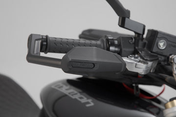 Triumph Street Triple 675 [2013-2015] – Karvédők szélvédővel – 2. kép