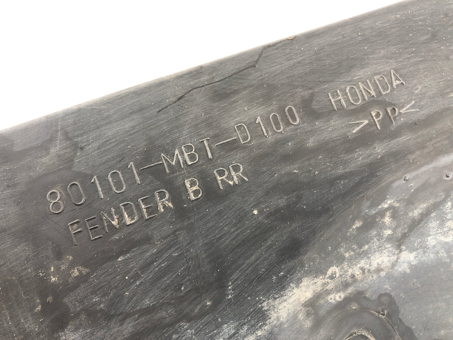 Honda Varadero XL 1000 SD02 [2002] - Hátsó alépítmény fröccsenés elleni védelem hátsó belső panel