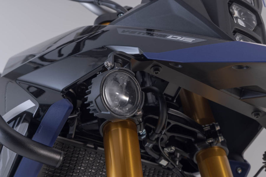 Suzuki V-Strom 800 DE [2023-2026] - Fényszórótartó – 2. kép