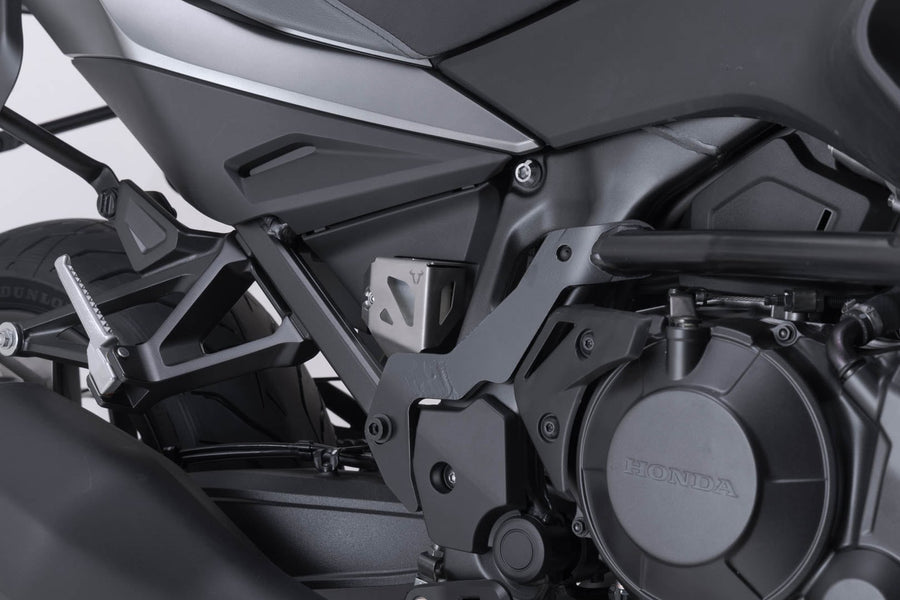 Honda NT 1100 [2022-2025] - Fékfolyadék tartály védelme - 5. kép