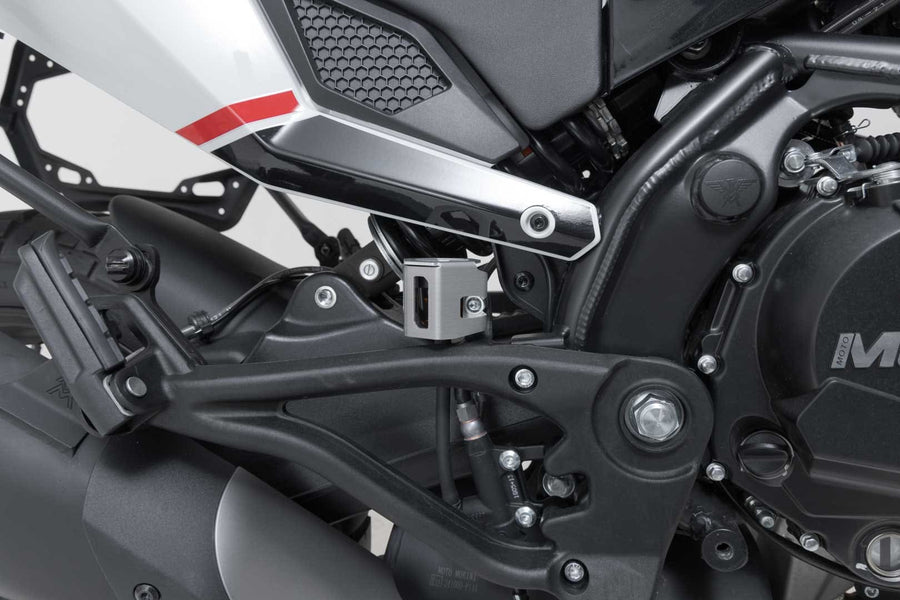 Ducati SuperSport 950 S [2024] - fékfolyadék tartály védelme - 7. kép