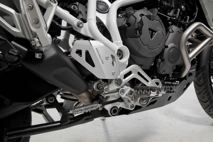 Triumph Tiger 900 GT [2020-2022] – Fékfolyadék-tartály védelme – 3. kép