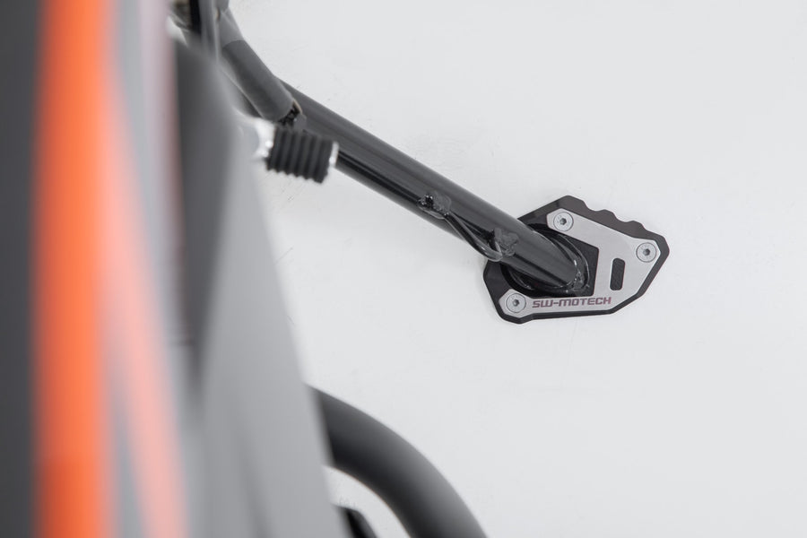 Husqvarna Norden 901 [2024] - oldalsó állvány lábhosszabbítása - 3. kép